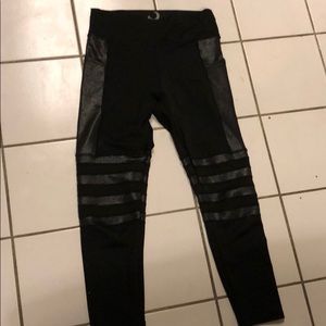 High quality leggings w/pockets & shimmer stripes